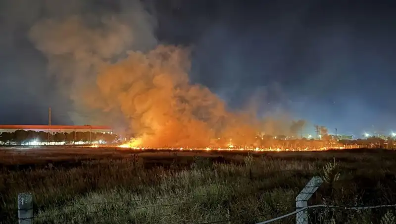 İzmir’de Gece Yarısı Yangın Korkusu: Panik ve Kaos İçinde Saatler Geçti