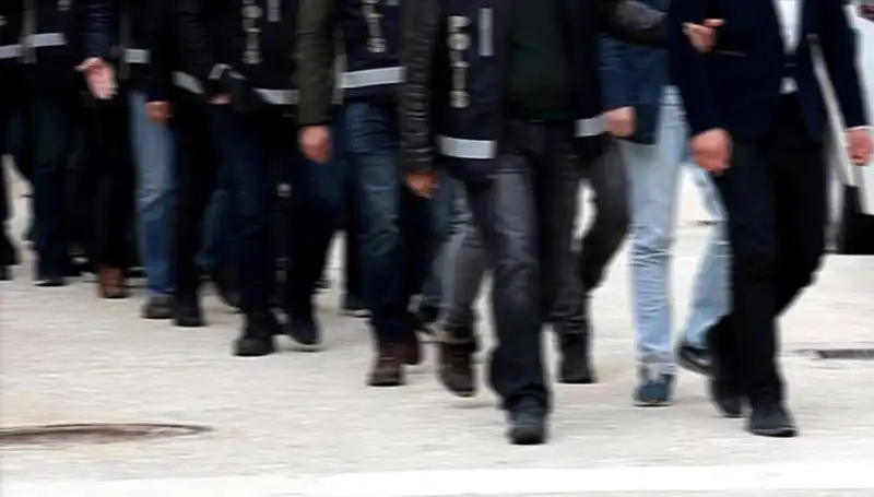 Kadın Profiliyle Tuzak Kurup Gasp Eden Çeteye Sıkı Darbe!