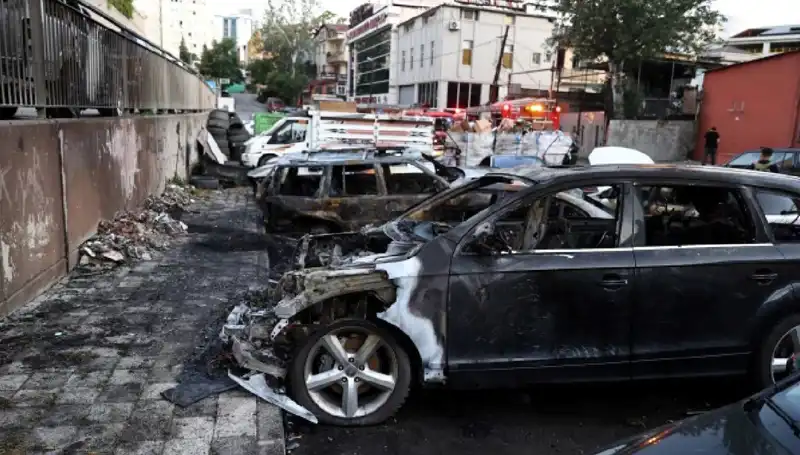 Sanayide Yanan Araçlar: Patlayan Alevler ve Yangın Korkusu