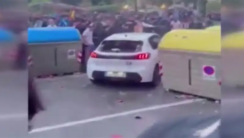 Taraftarların Arasına Dalıp Kaos Yaratan Araç: 13 Yaralı!