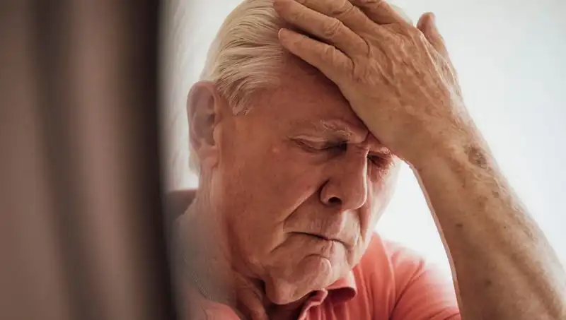 Alzheimer ve Yaşlılığa Bağlı Unutkanlık Arasındaki Temel Farklar Nedir?