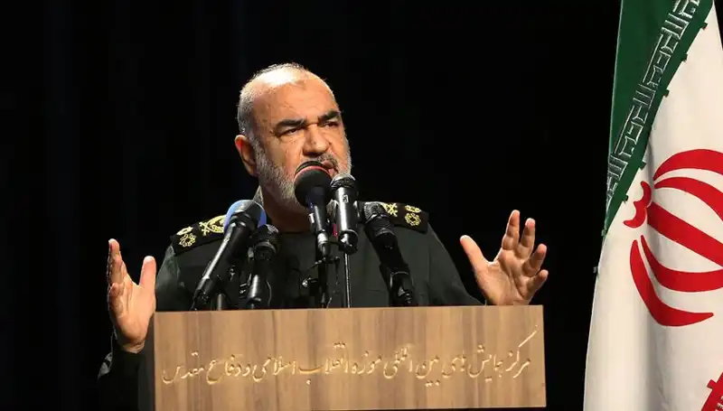 İran Devrim Muhafızları’ndan Trump’a Sert Yanıt: "Yıkıcı Karşılık Verilecektir!"