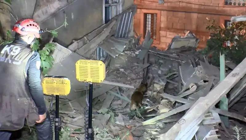 İstanbul'da Deprem Sonrası İhmal: Çöken Bina ve Ardındaki Gerçekler