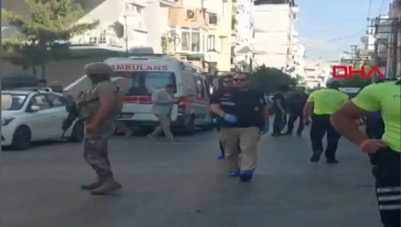 İzmir'de Silahlı Saldırı: Karakolda İki Şehit, Bir Yaralı