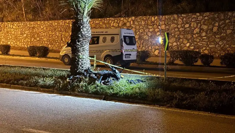 Tıp Fakültesi Öğrencisi Korkunç Motosiklet Kazasında Hayatını Kaybetti