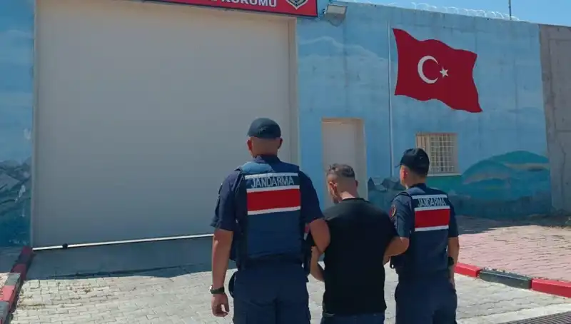Afyon'da Suçlu Avı: 9 Kişi Polisi Düşürdü!