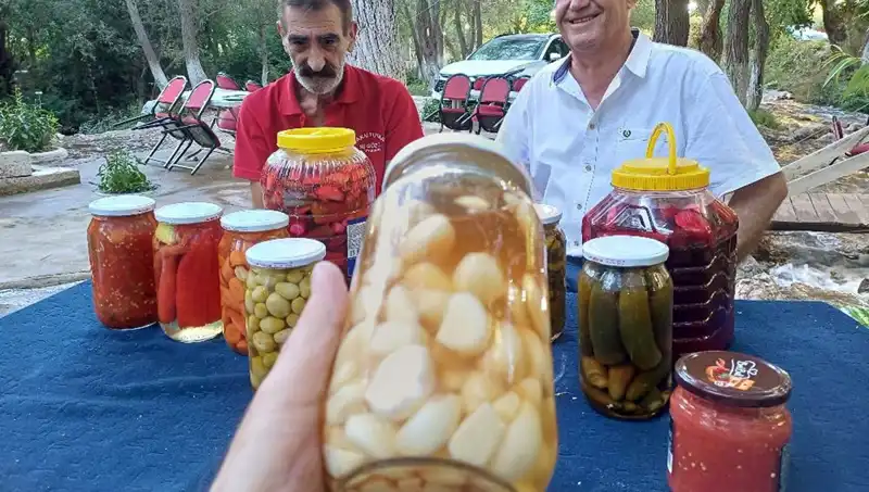 Araban Sarımsağı ile Yapılan Turşu: Doğanın Şifalı Lezzeti