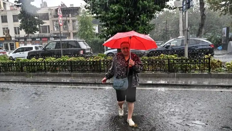 Sarı Kodlu Yağış Uyarısı: Tüm Türkiye'yi Etkisi Altına Alacak Yoğun Yağmurlar