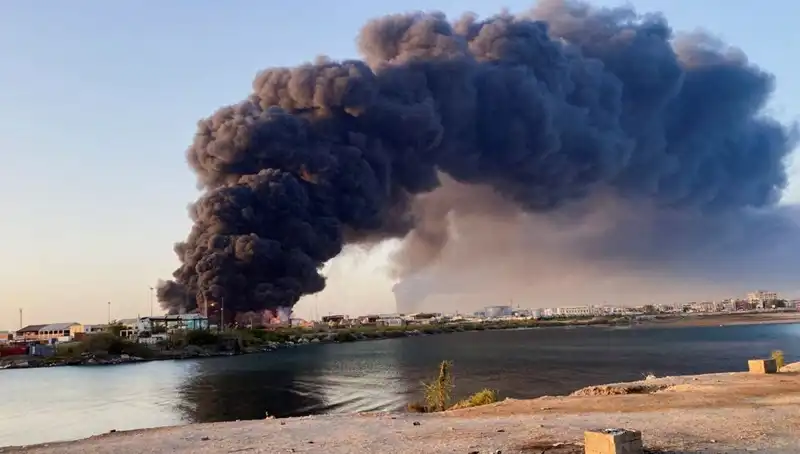 Port Sudan'da Şiddetli Patlamalar: Havalimanı ve Ordu Üssü Hedefte Mi?