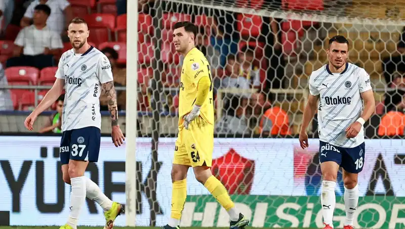 Fenerbahçe'nin Şok Edici Yenilgisi: Şampiyonluk Umutları Yok Oluyor