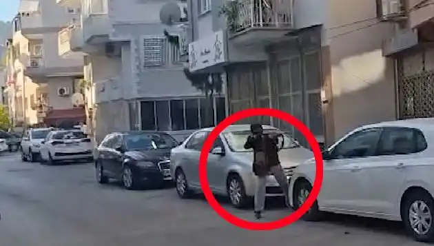 İzmir'de Duyguları Alt Üst Eden Çatışma Anları: Saldırganın Pusu