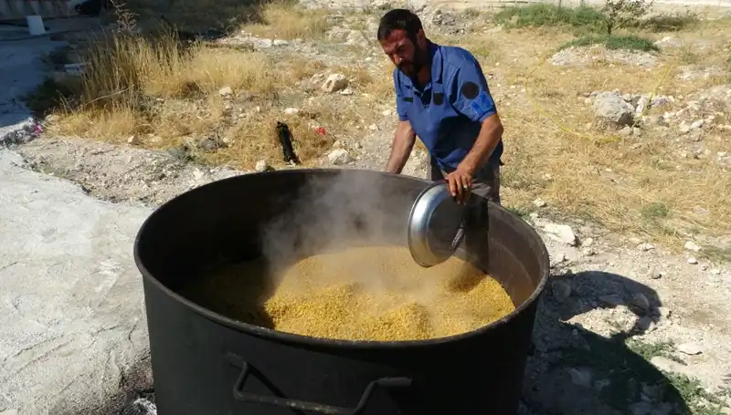 Türkiye'deki En Heyecan Verici Gelenek: Ağustos'un Getirdiği Kazan Festivalleri