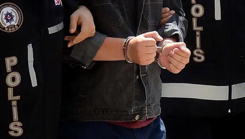 Kayseri'de Yasa Dışı Silah Ticareti Operasyonunda İki Zanlı Tutuklandı