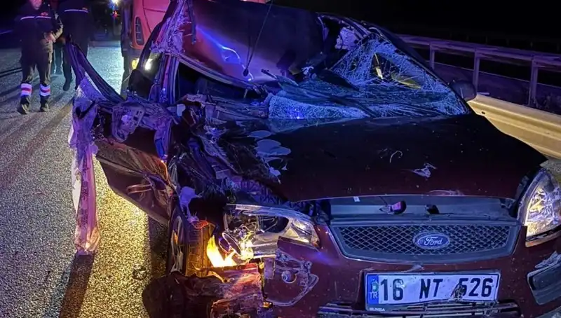 Afyonkarahisar'daki Feci Kaza: TIR ile Otomobil Çarpıştı, 4 Yaralı