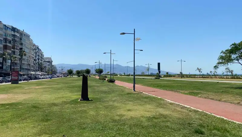 İzmir Kordonu’nda Sıcaklık Rekoru! Neden Boş Kalıyor?