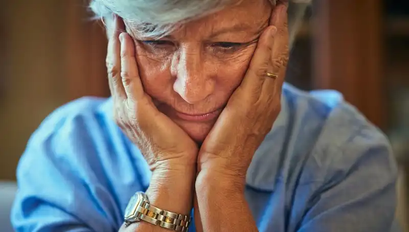 40'lı Yaşlarda Alzheimer: Erken Uyarı İşaretleri Stresle Karıştırılmamalı