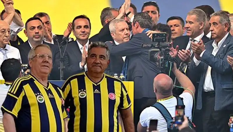 Aziz Yıldırım'ın Ekibinden Ali Koç'a Sert İstifa Çağrısı!