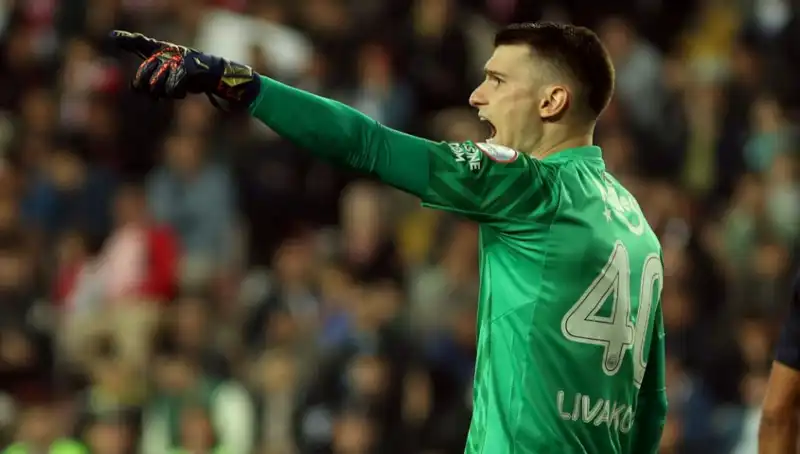 Fenerbahçe'nin Kalecisi Livakovic'in Başındaki Dertler ve Geleceği
