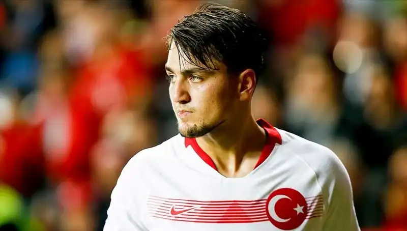 Beşiktaş'ın Transfer Hamlesi: Milli Futbolcunun Yanıtı Merak Ediliyor