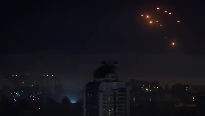 Rusya'nın Kiev'e Hava Saldırısı ve Sumi'deki Tahliyeler: Son Gelişmeler Neler?