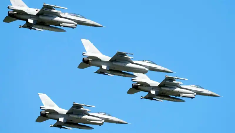 Ukrayna'nın Hava Gücünü Güçlendiren ABD'nin F-16 Eğitim Programı