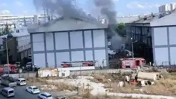Başakşehir Sanayi Sitesi'nde Korkutan Yangın: Olayın Ayrıntıları Ortaya Çıktı