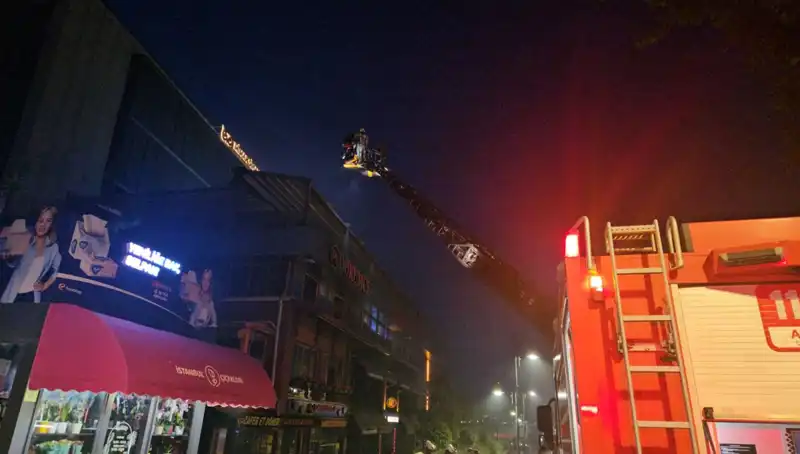 Beşiktaş'ta 3 Katlı Restoranda Korkutan Yangın: Sebebi ve Sonrası