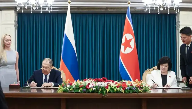Rusya ve Kuzey Kore: Lavrov ile Mevkidaşı Arasında Önemli Görüşme