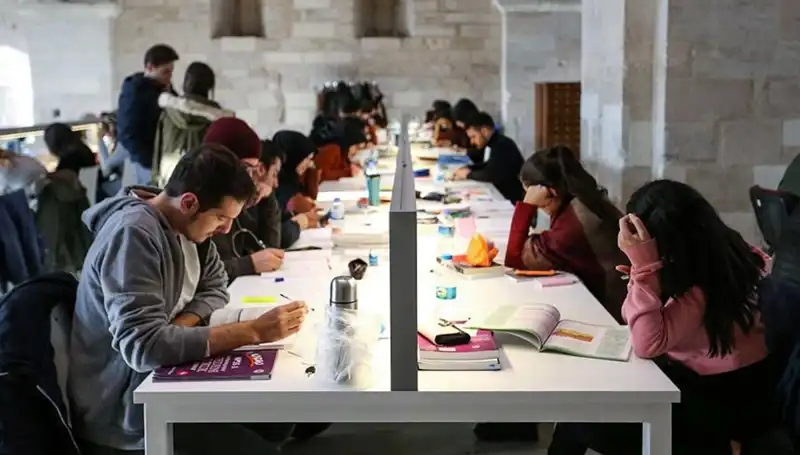 Üniversitelerin 2024-2025 Akademik Takvimine Dair Önemli Tarihler Açıklandı