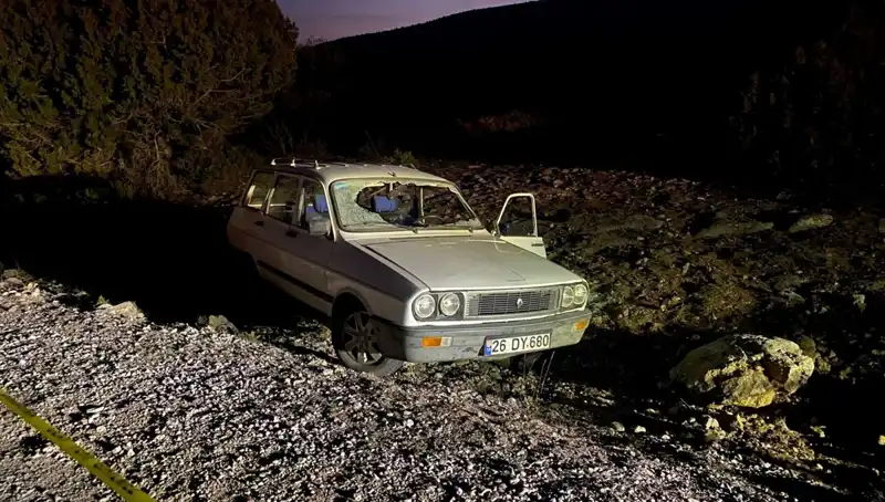 Afyonkarahisar'da Devrilen Araçta Korkunç Kaza: Sürücü Hayatını Kaybetti